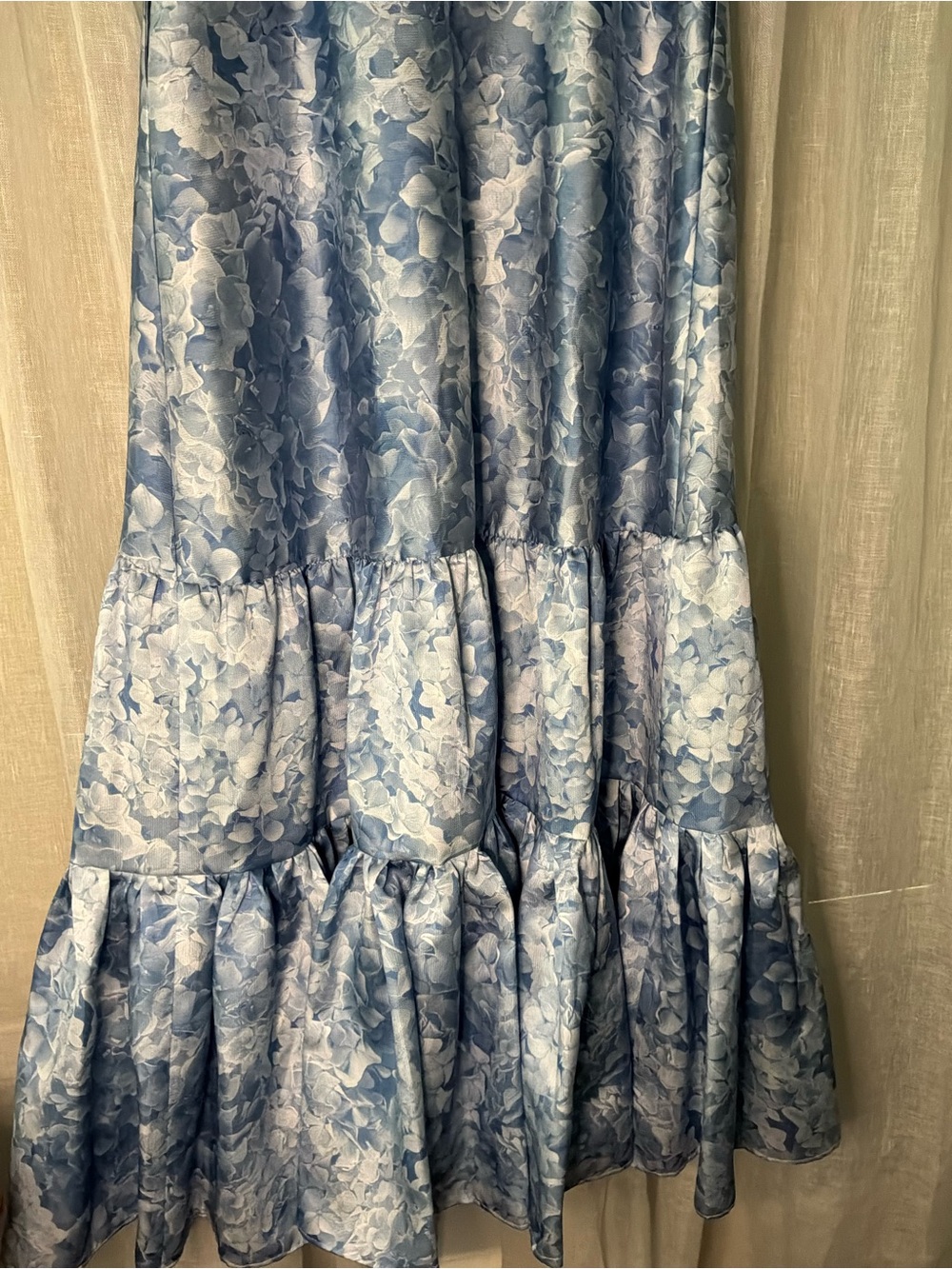 Sachin + Babi Sleeveless Light Blue Floral V-Neck Floor Length Formal Dress - Picture 8 of 10
